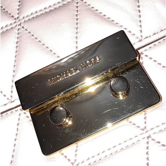 MICHAEL KORS
Sloan Large Pink Shoulder Bag - Picture 15 of 17